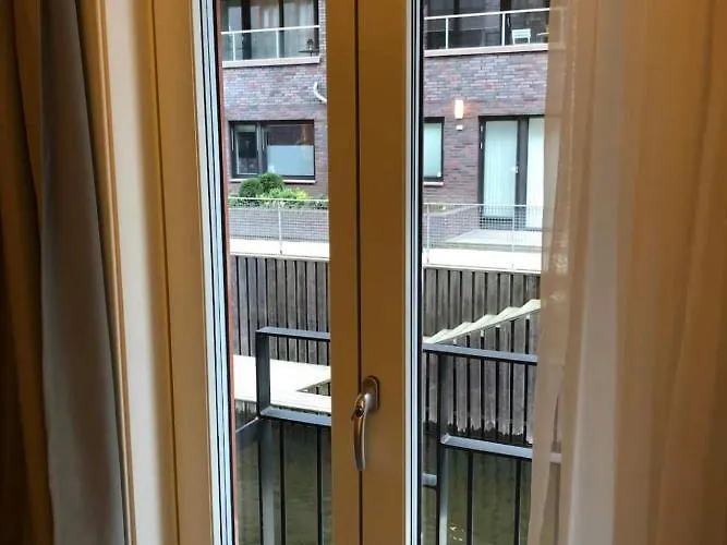شقة Center Oslo- Venice Sea Side Three-bedrooms And Two Toilettes *